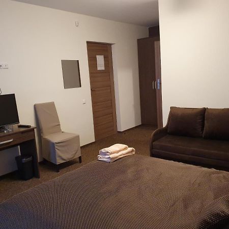 Svetaine Hotel Jonava Bagian luar foto
