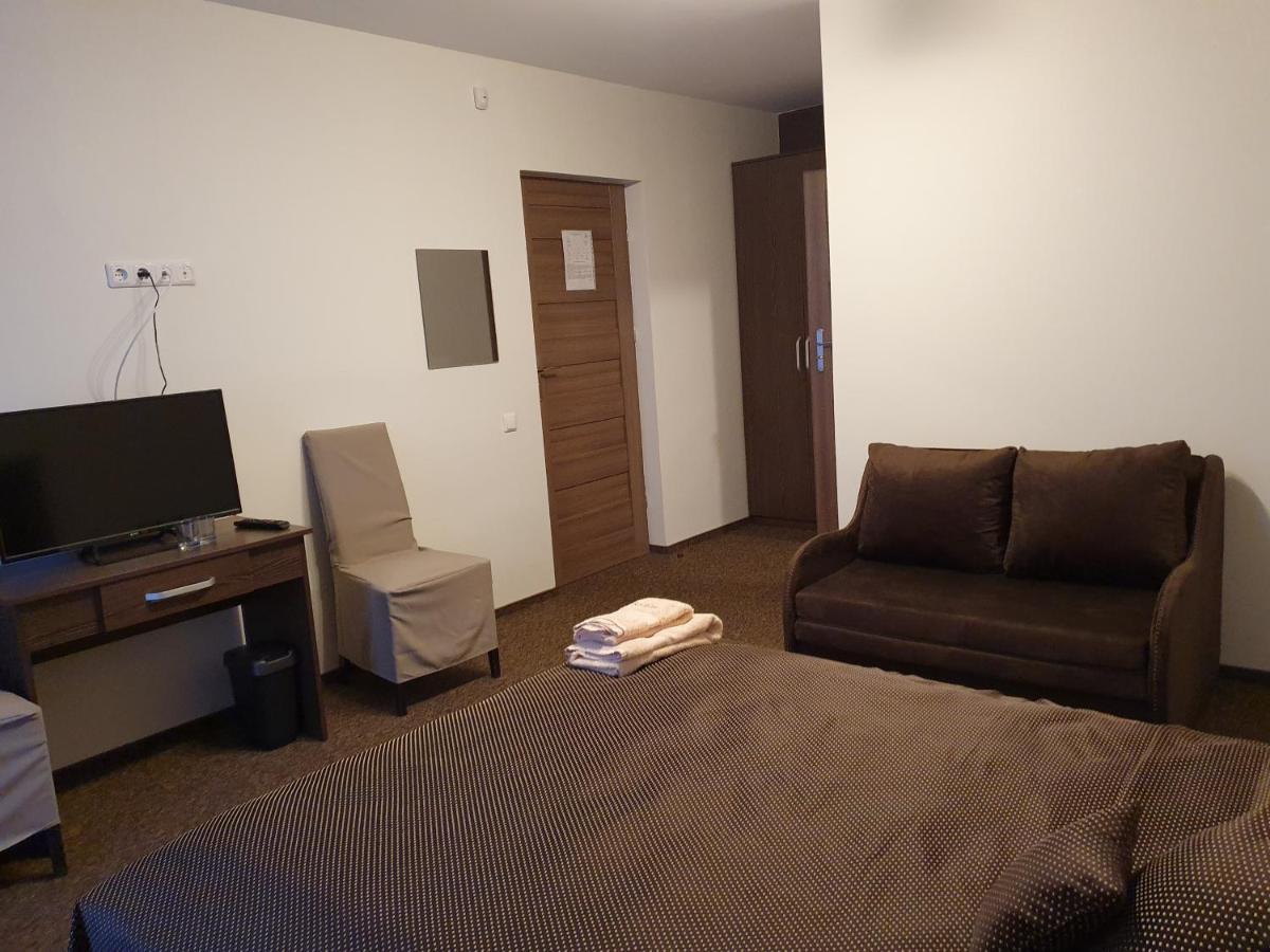 Svetaine Hotel Jonava Bagian luar foto