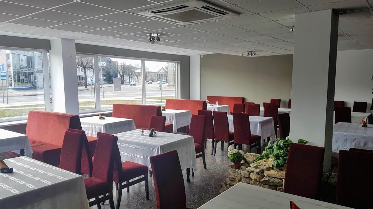 Svetaine Hotel Jonava Bagian luar foto