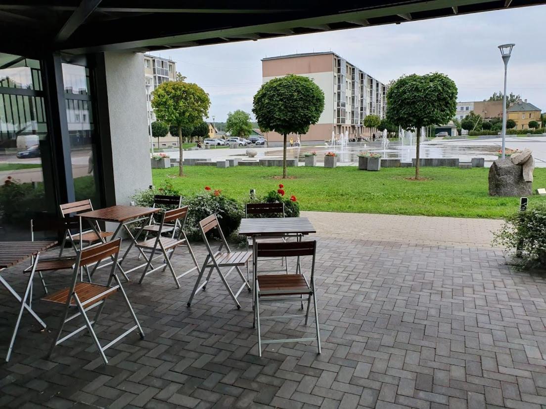 Svetaine Hotel Jonava Bagian luar foto