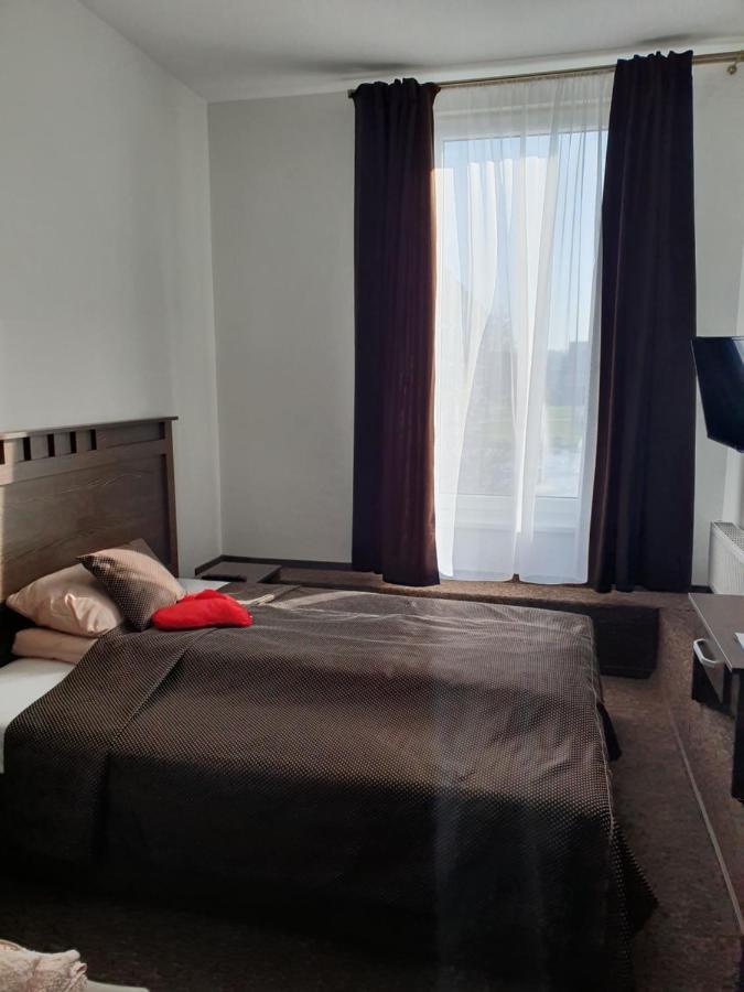 Svetaine Hotel Jonava Bagian luar foto