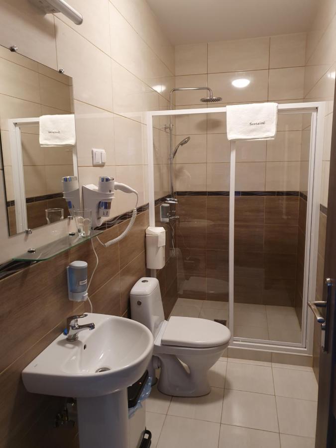 Svetaine Hotel Jonava Bagian luar foto