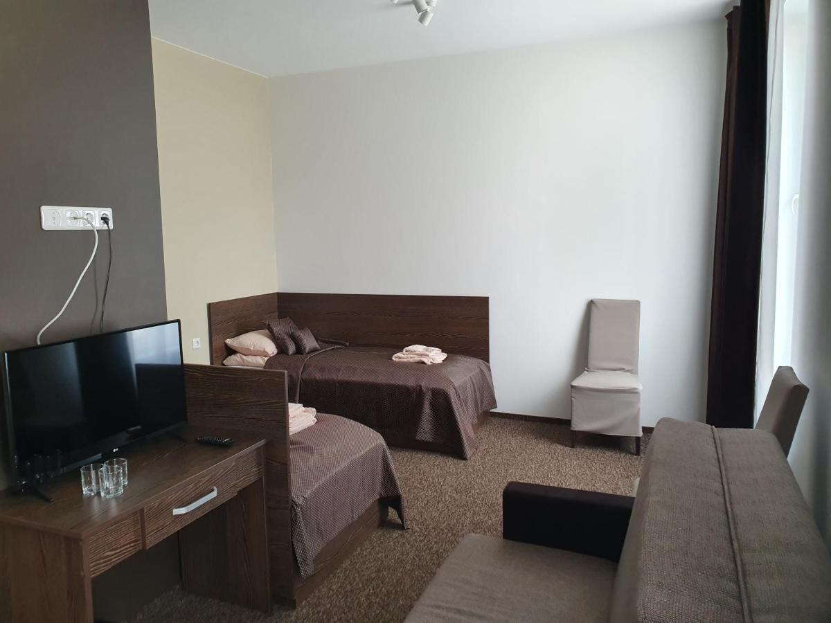 Svetaine Hotel Jonava Bagian luar foto