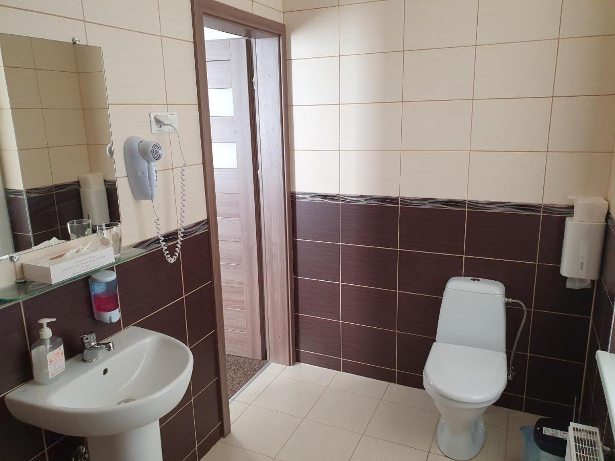 Svetaine Hotel Jonava Bagian luar foto